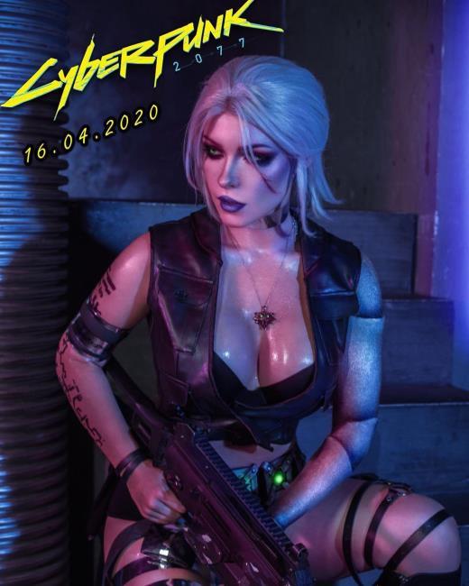 《赛博朋克2077》女主Cos美图 美女手握双枪超胸狠
