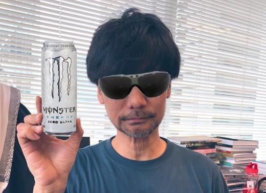 来瓶魔爪才睁能开眼 小岛监督帅照遭网友欢乐恶搞