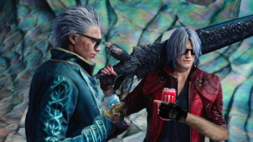 来瓶魔爪才睁能开眼 小岛监督帅照遭网友欢乐恶搞