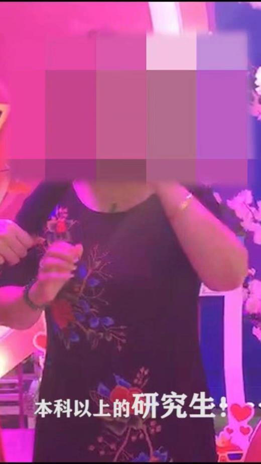 不愧是天龙人，上海大妈ChinaJoy猎游脱单馆替儿相亲，网友：选妃？