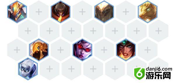 云顶之弈光召唤配什么