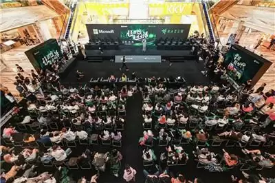 “让游戏走进生活”发布会圆满成功 雷蛇灵刃携手EDG共同见面电竞玩家 