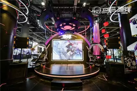 《雏蜂：深渊天使》超大BOSS空降炸翻萤火虫 49位魔灵萝莉激萌现身