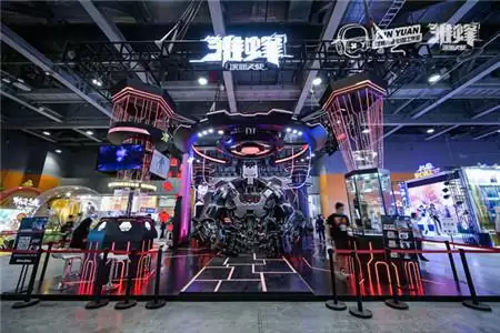 《雏蜂：深渊天使》超大BOSS空降炸翻萤火虫 49位魔灵萝莉激萌现身