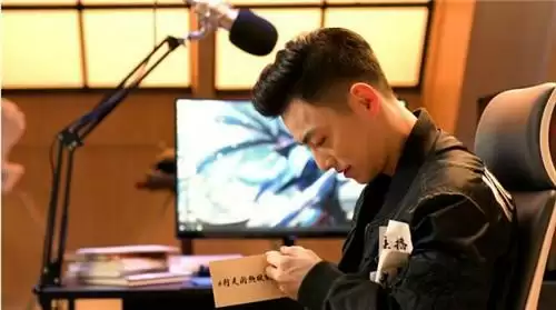 直播界颜值顶流,专访“电竞霍建华”智勋:他最”花心”,也最花心思