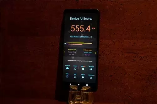 安兔兔超100万分,高通新骁龙8还变得更“凉快”了