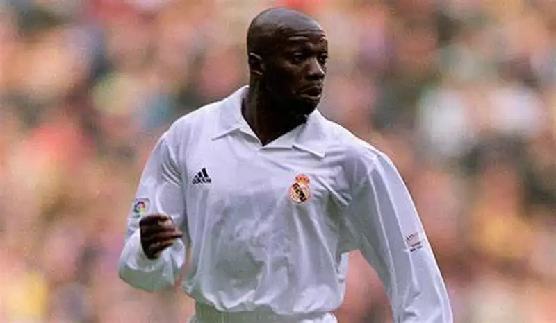 缠龙斗虎一夫当关，铁马横刀捍卫中场！