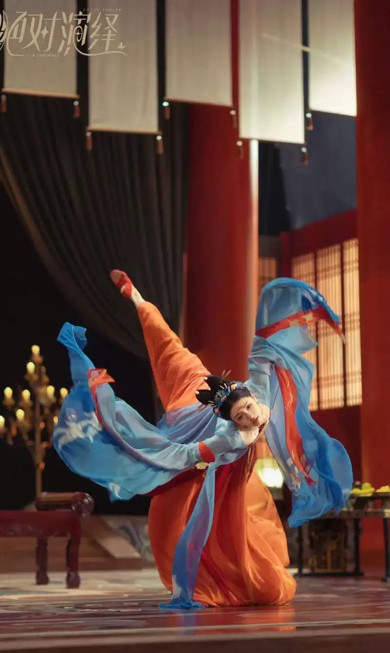 《绝对演绎》联名款汉服上线,游戏中的唐朝公主终于走进现实了!