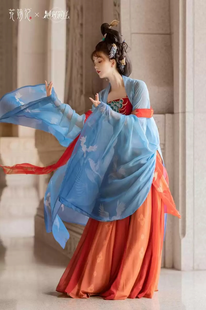 《绝对演绎》联名款汉服上线,游戏中的唐朝公主终于走进现实了!