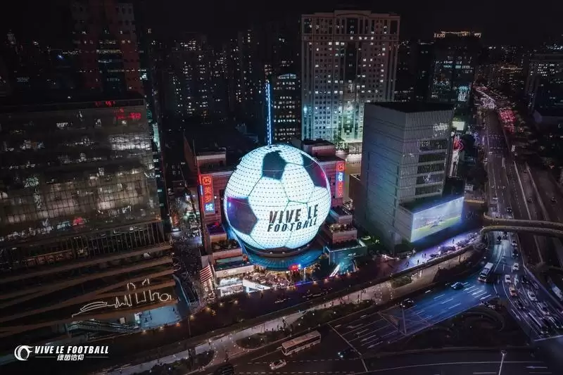 巨球空降魔都？《绿茵信仰》不滚卡的足球游戏之光