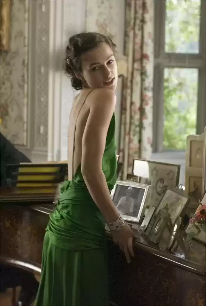 游戏时装能惊艳到什么程度？《绝对演绎》告诉你答案！