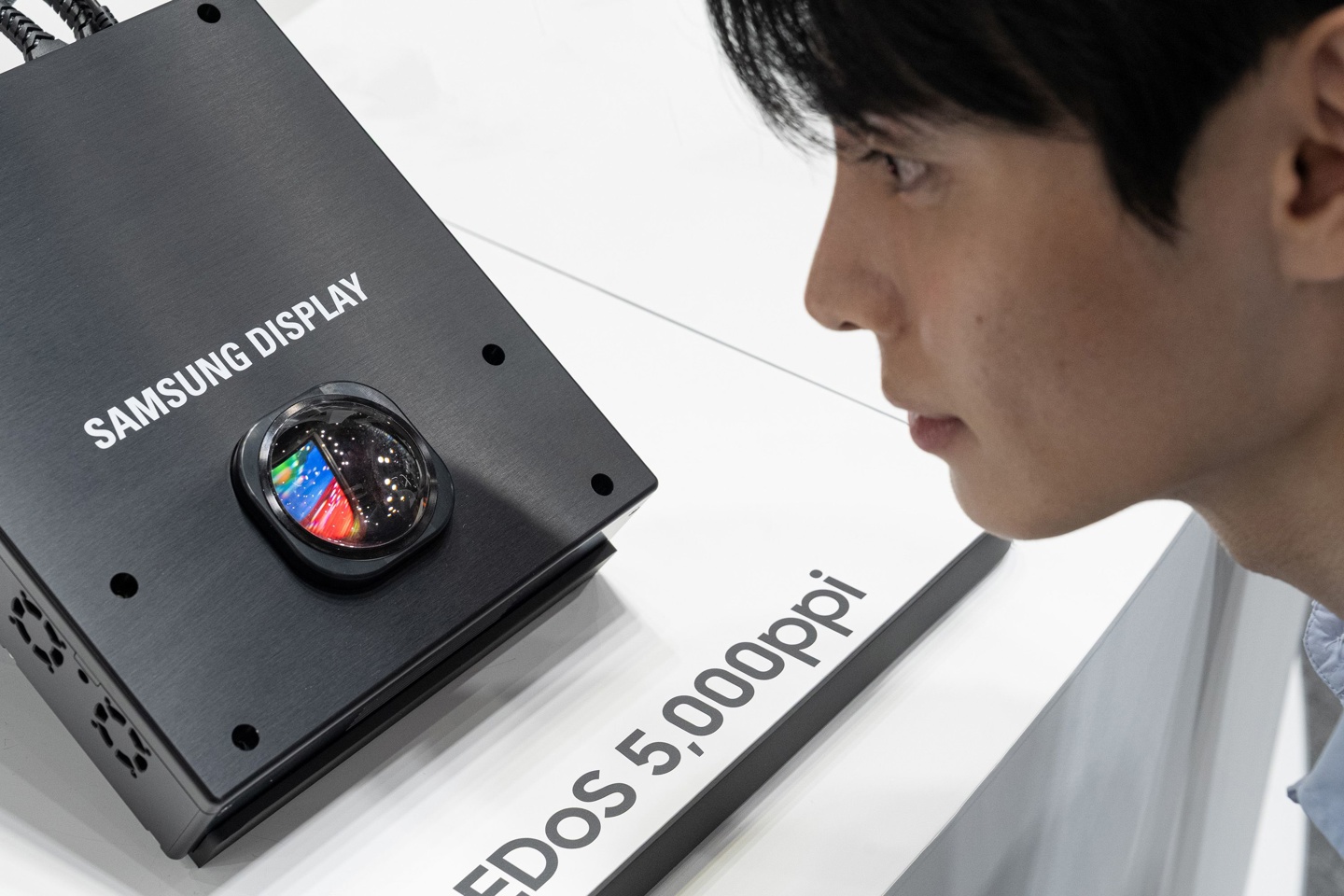 1.4英寸5000PPI RGB OLED