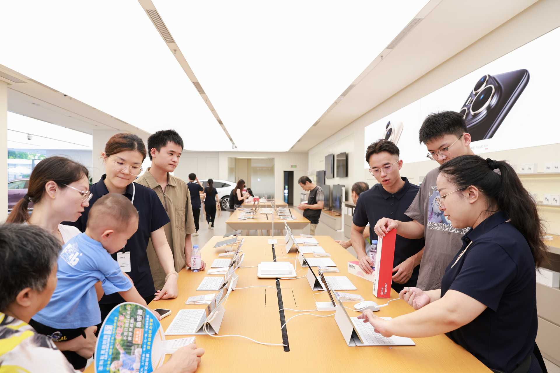 华为 MatePad Pro 12.2 英寸：开售即爆款，凭什么成为平板市场的“生产力新标杆”