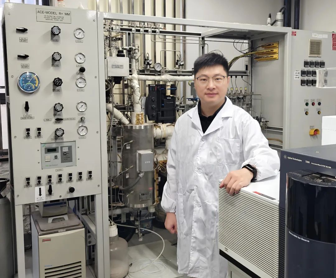 我国开发出全球首创的室温催化转化技术：实现塑料变燃油