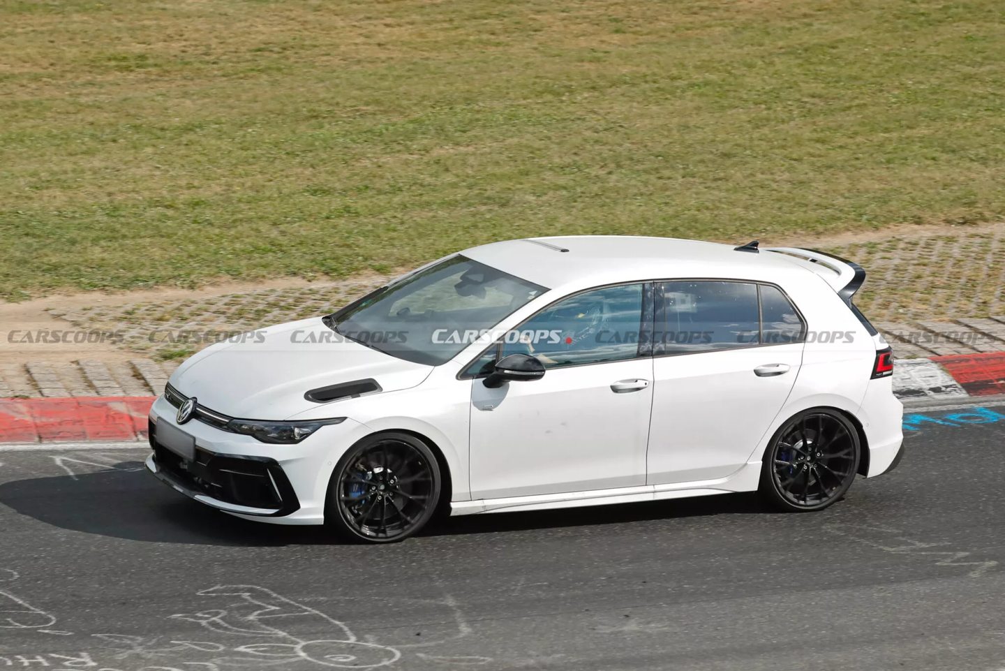 大众最强“高尔夫钢炮”：Golf R 原型纽北测试照曝光，预估 345 马力