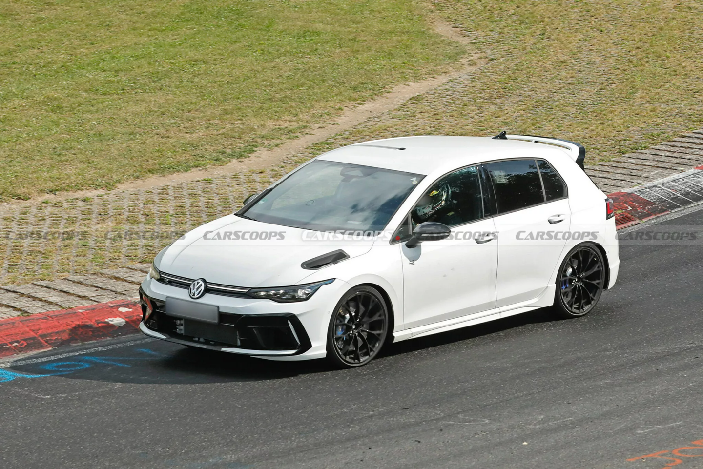 大众最强“高尔夫钢炮”：Golf R 原型纽北测试照曝光，预估 345 马力