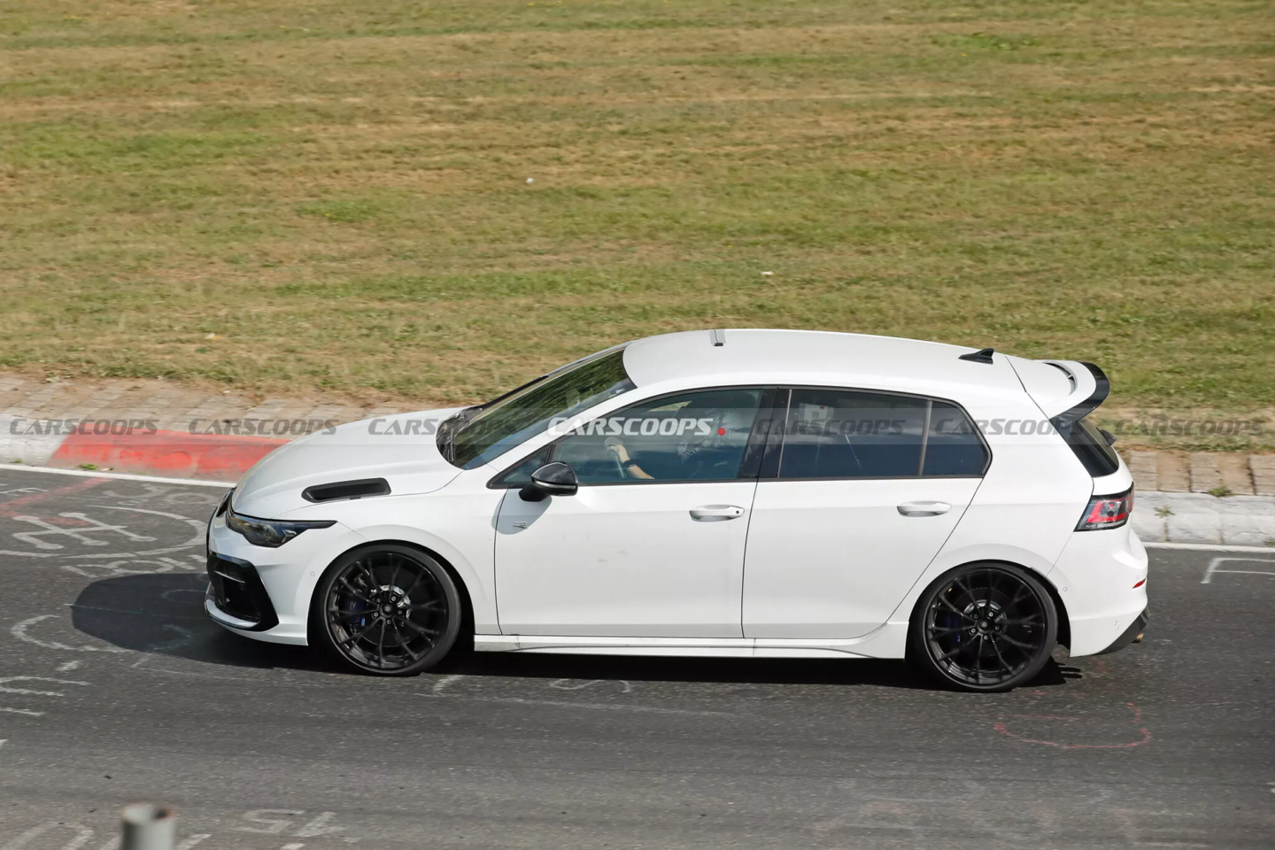 大众最强“高尔夫钢炮”：Golf R 原型纽北测试照曝光，预估 345 马力