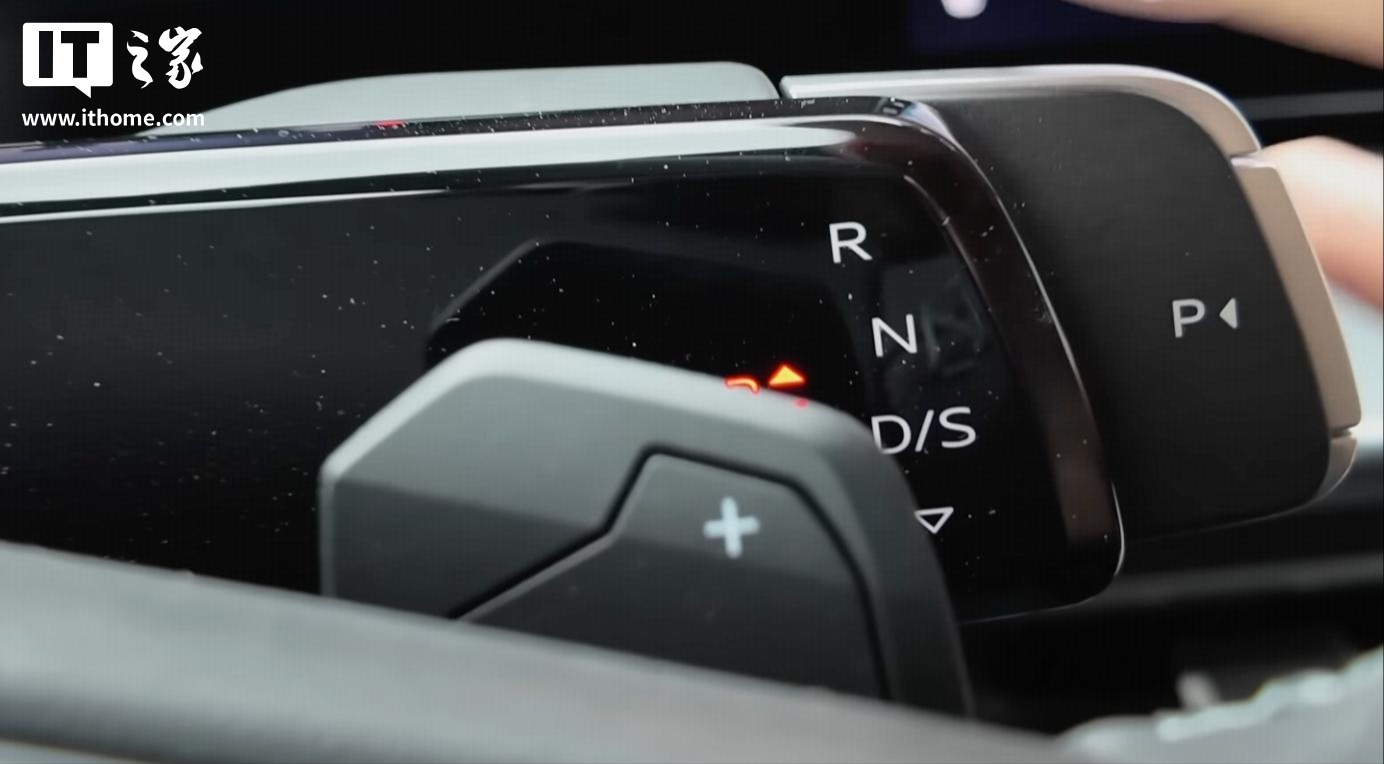 新一代奥迪 Q3 Sportback 轿跑 SUV 实车曝光，提供插混动力