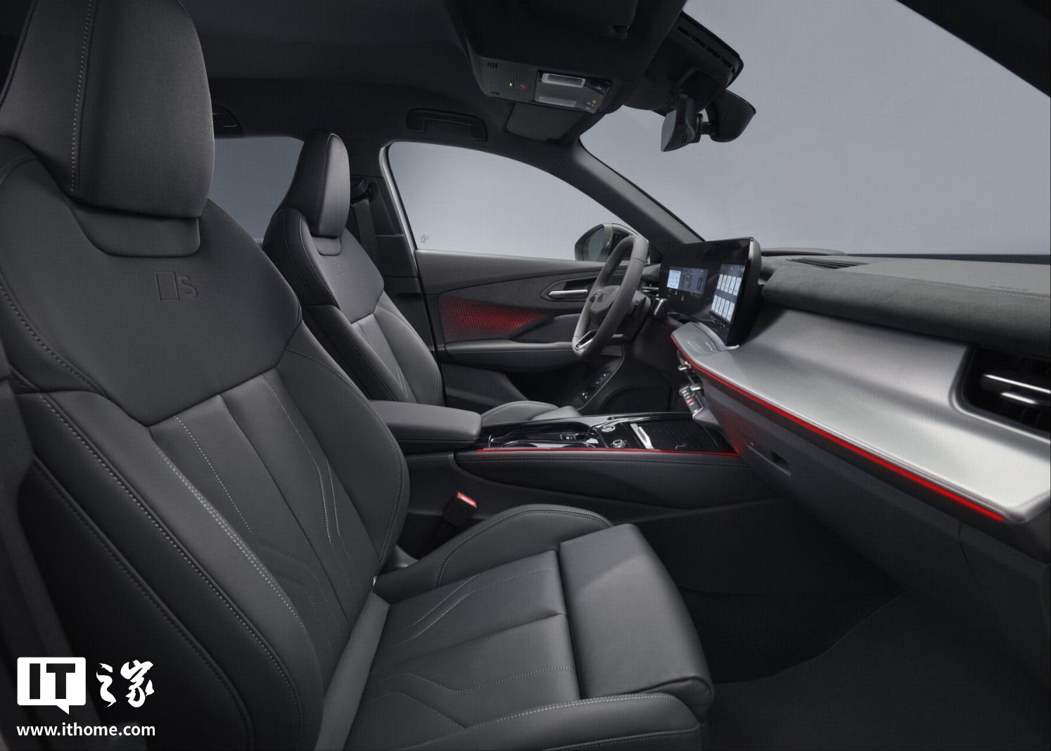 新一代奥迪 Q3 Sportback 轿跑 SUV 实车曝光，提供插混动力