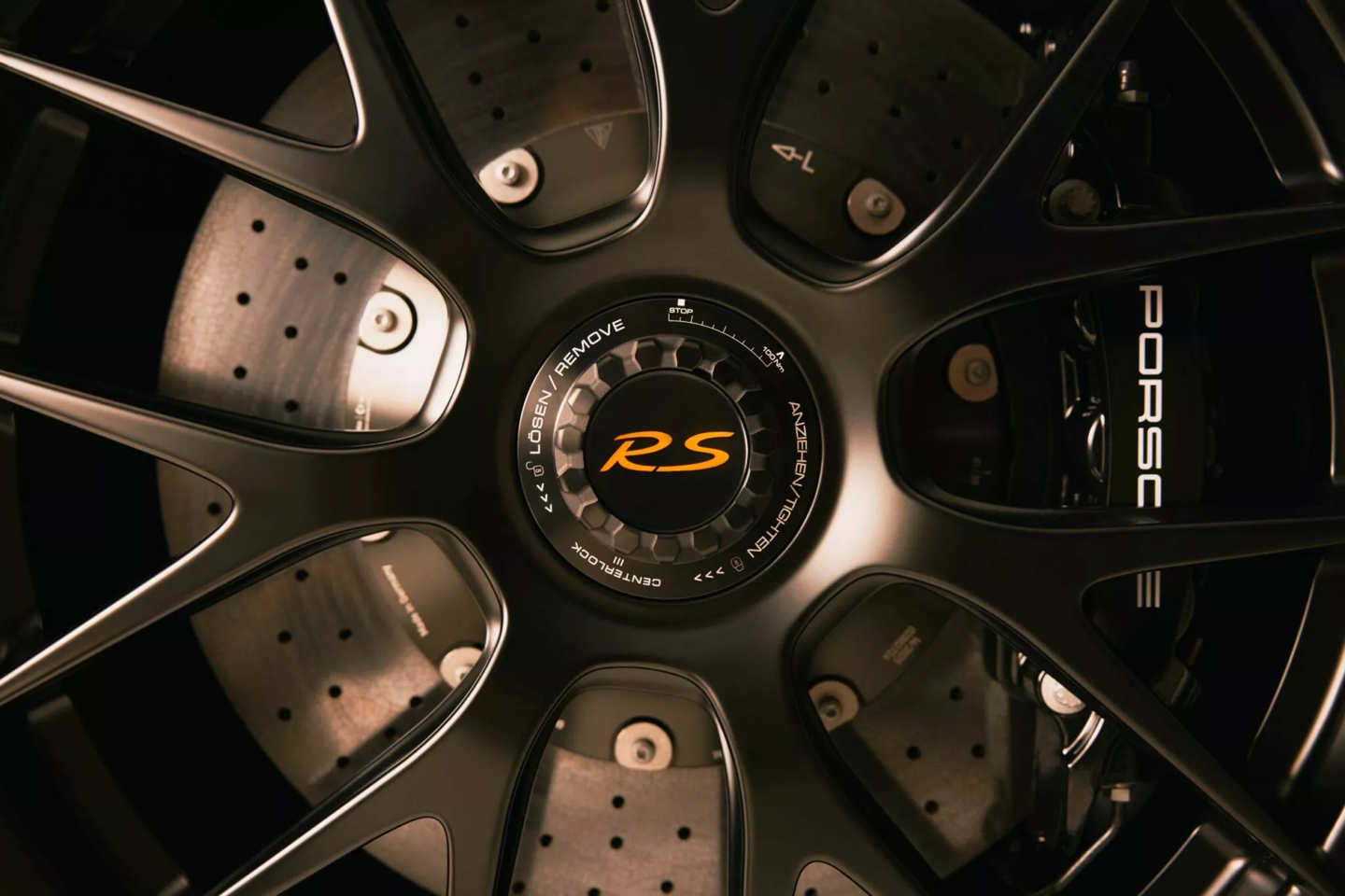 全球仅 1 辆：保时捷展示“郁金香”特别版 718 Cayman GT4 RS 超跑