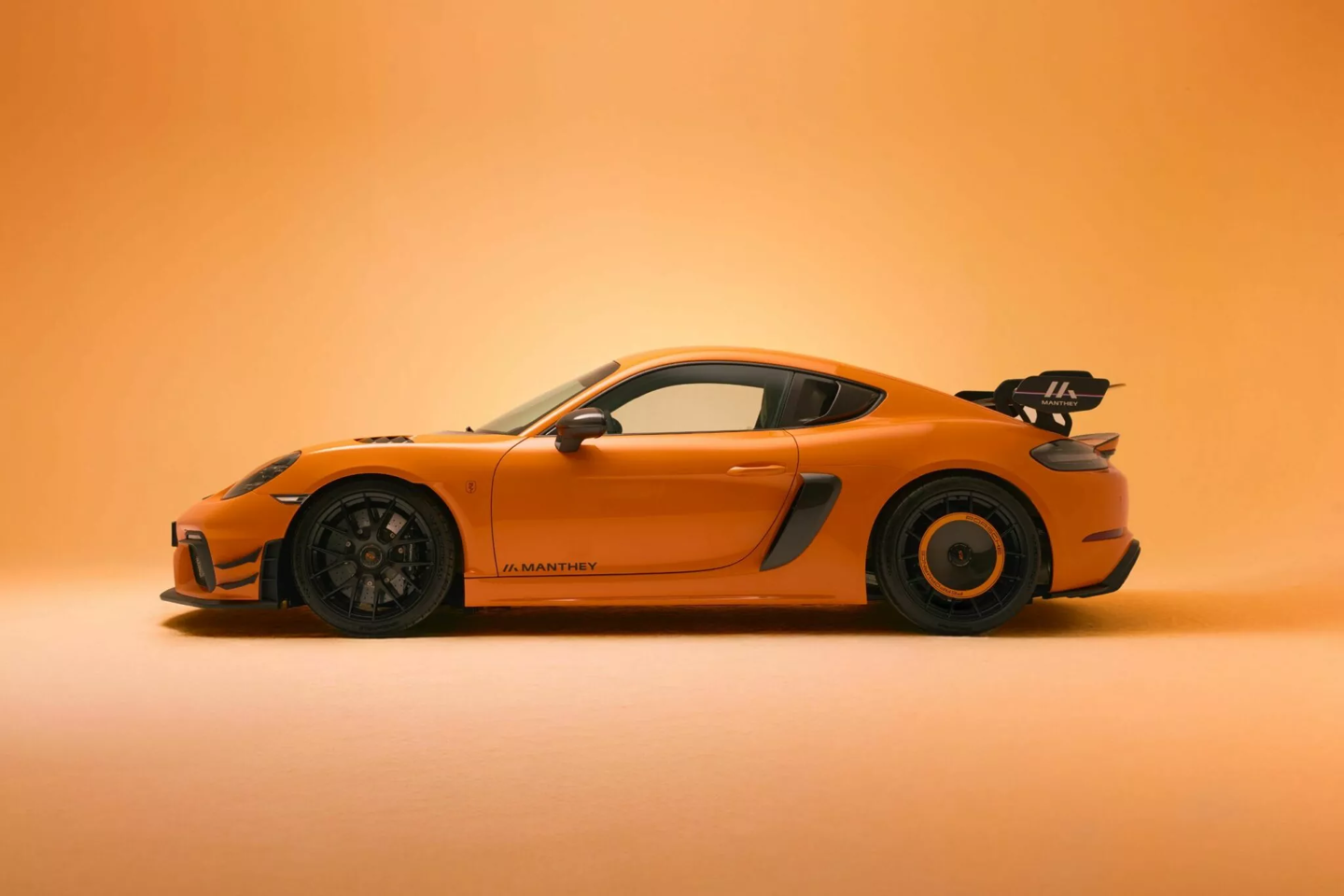 全球仅 1 辆：保时捷展示“郁金香”特别版 718 Cayman GT4 RS 超跑