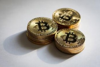 BTC期货平台Top10：新手老手必备指南