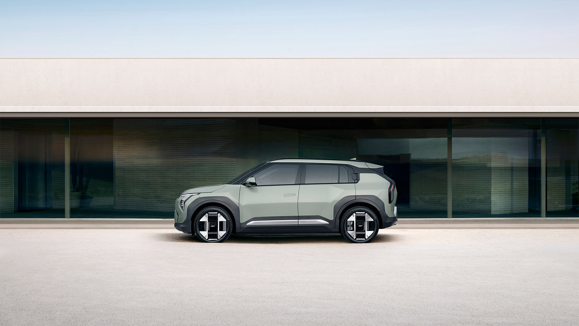 2025款现代IONIQ 3亮相慕尼黑车展,首发苹果CarPlay Ultra功能