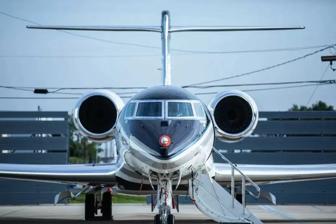 全球最远航程公务机:湾流 G800 首架交付