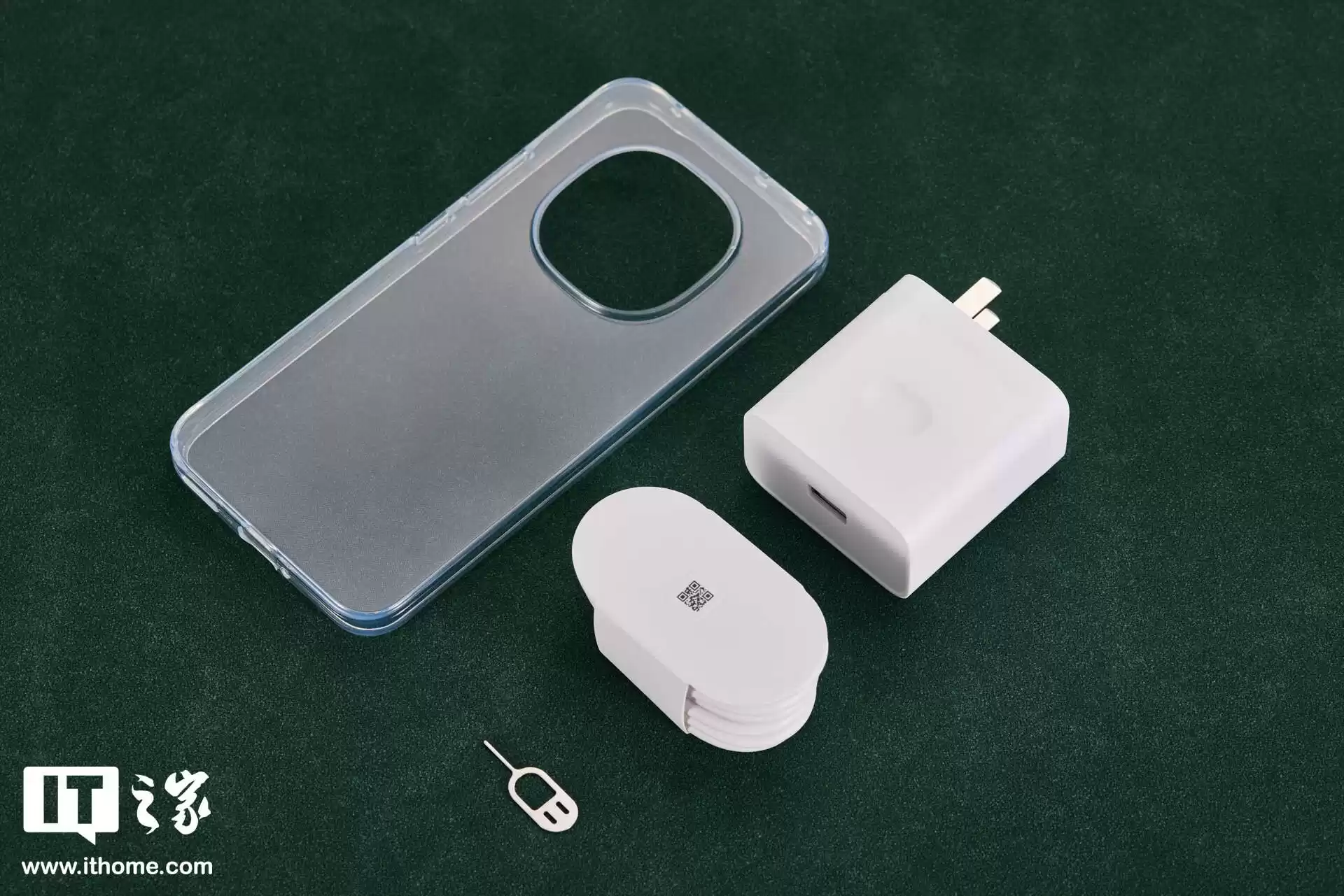 【IT之家开箱】OPPO A6 Pro 手机实拍：潮流小屏机，旗舰级窄黑边