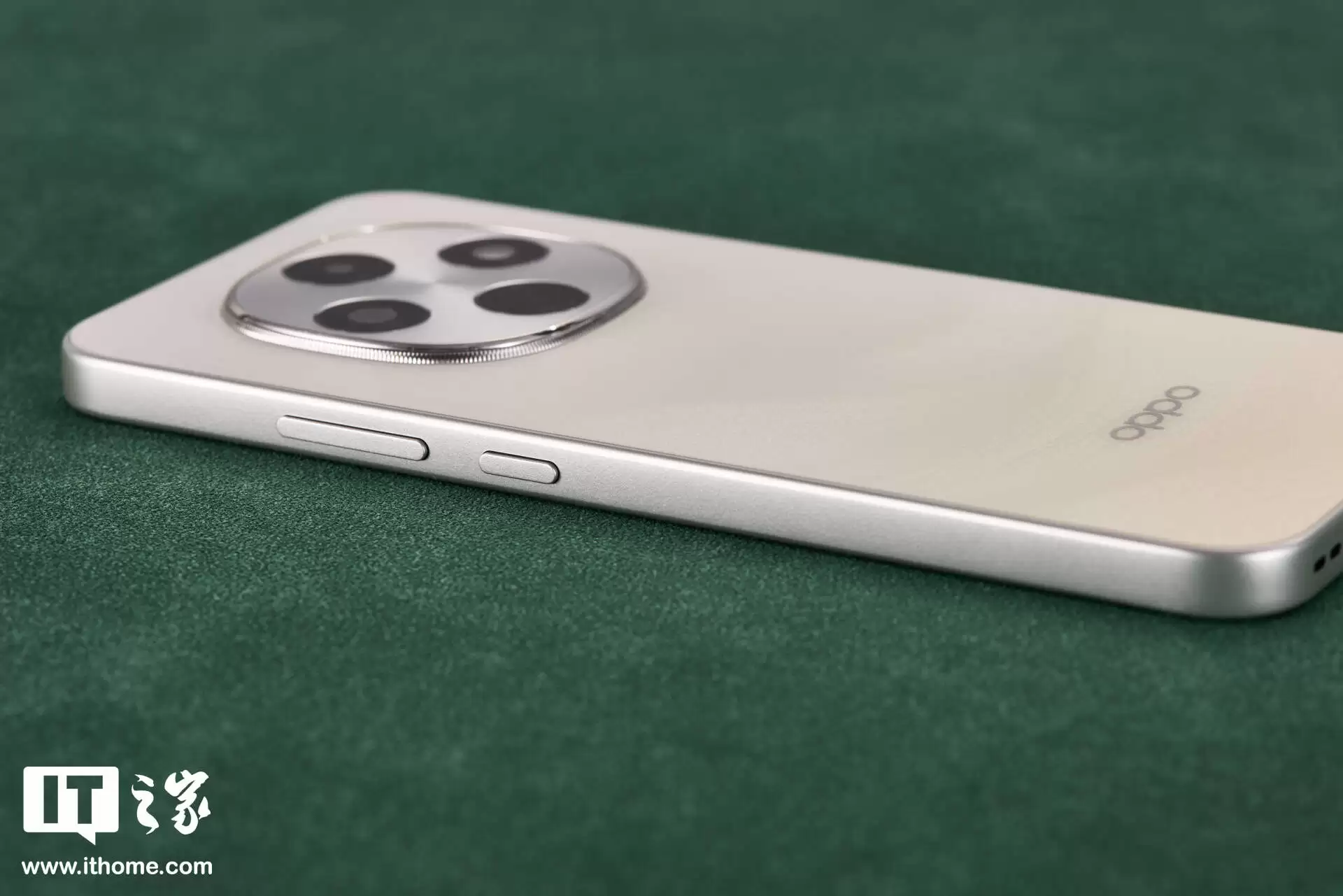 【IT之家开箱】OPPO A6 Pro 手机实拍：潮流小屏机，旗舰级窄黑边