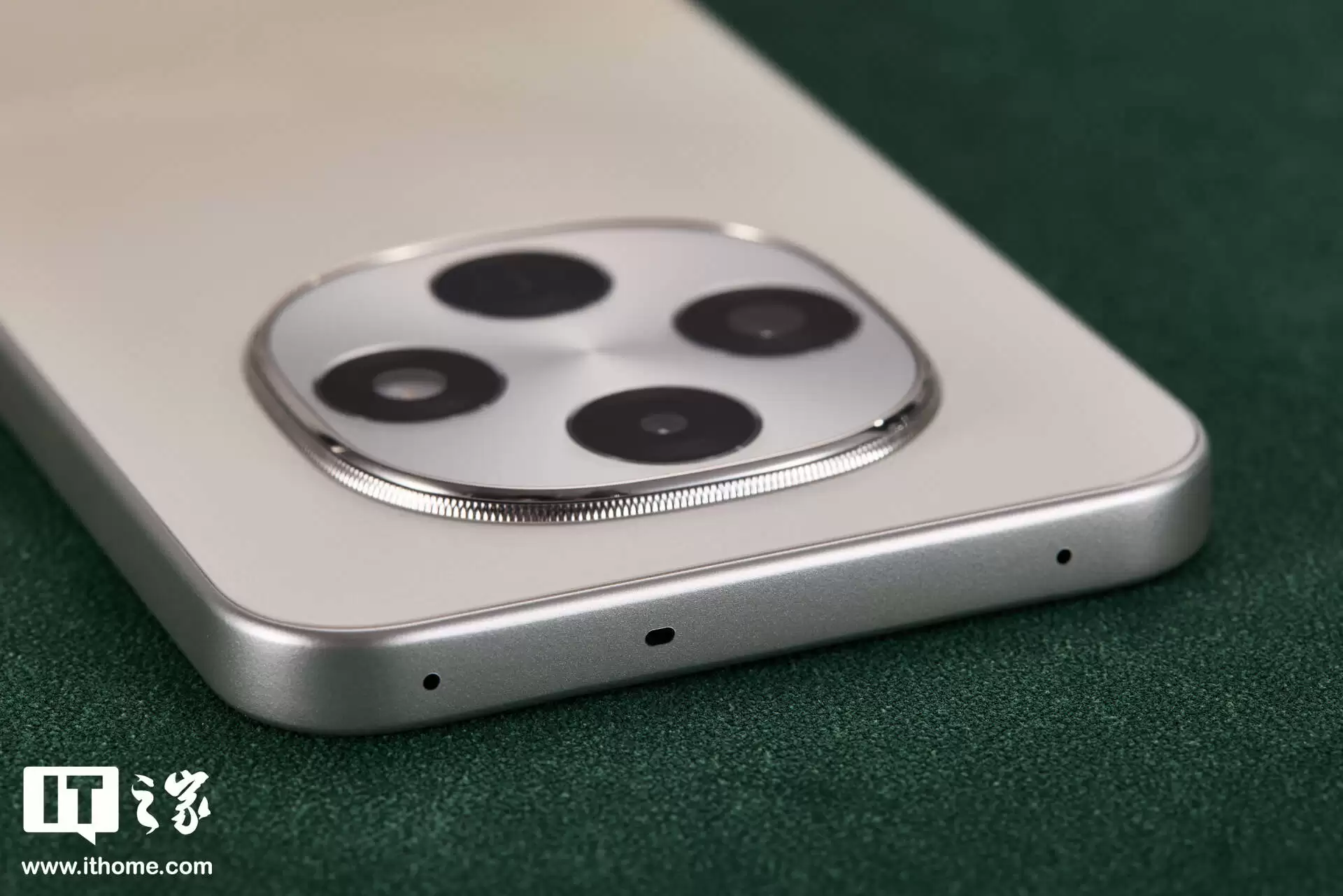 【IT之家开箱】OPPO A6 Pro 手机实拍：潮流小屏机，旗舰级窄黑边