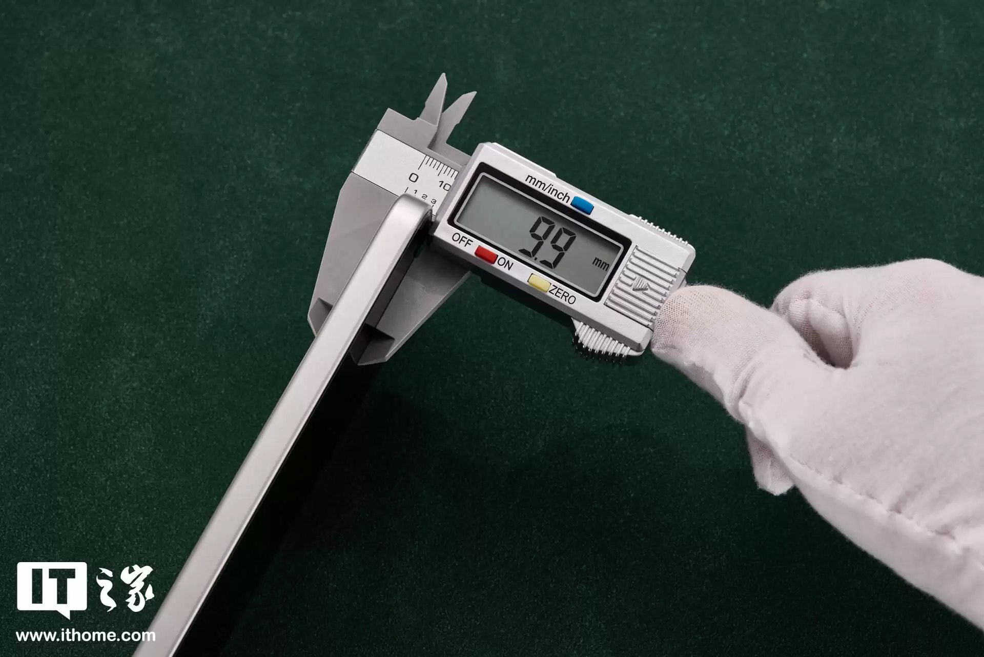 【IT之家开箱】OPPO A6 Pro 手机实拍：潮流小屏机，旗舰级窄黑边