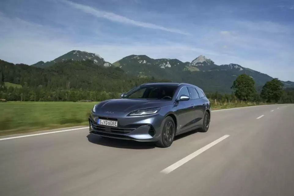 比亚迪海豹 06 DM-i 系列汽车登陆欧洲市场,首推“瓦罐”旅行车版