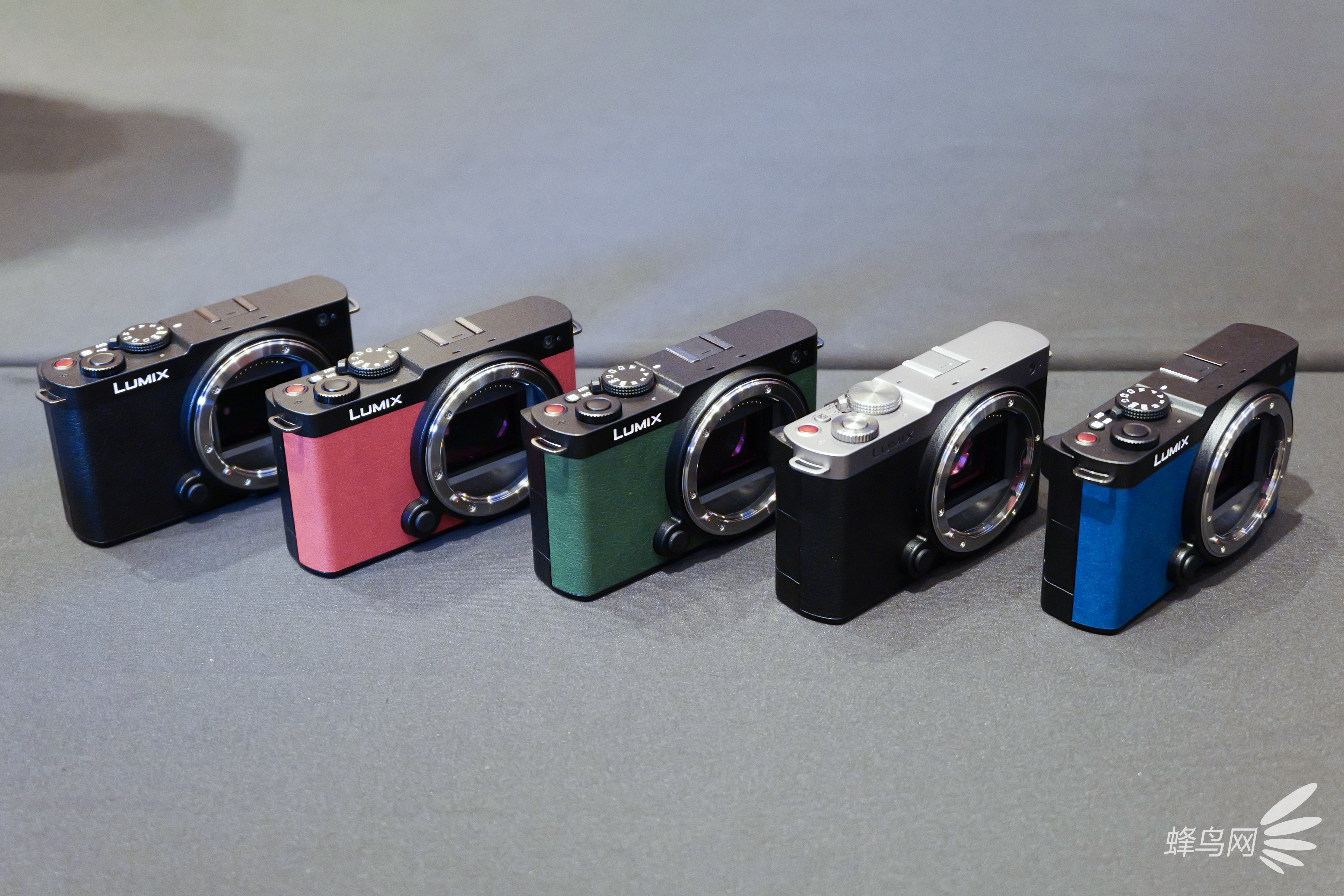 松下LUMIX S9积分换皮活动限时开启：一贴换新“妆”灵感不打烊