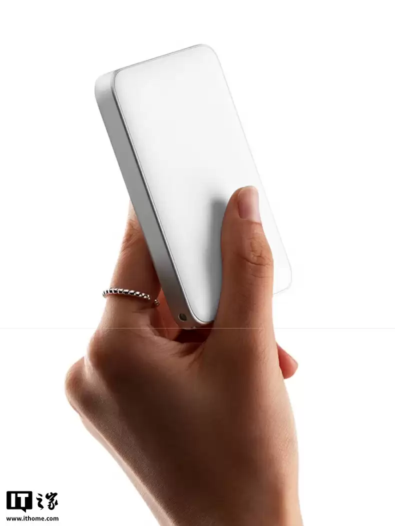 小米自带线超薄充电宝 5000 22.5W 上架:充电线也可当挂绳,149 元