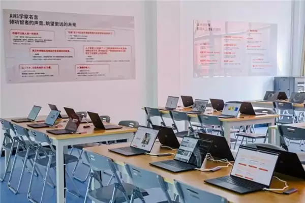 首个 AI 教育实训基地落地无锡惠山，摩尔线程携手科大讯飞等合作伙伴赋能未来人才