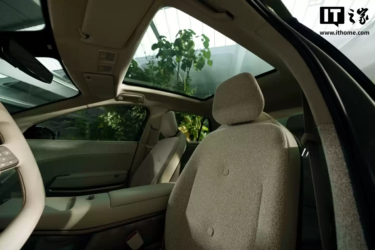 大众 ID. Cross 概念车亮相:定位入门电动 SUV,明年量产