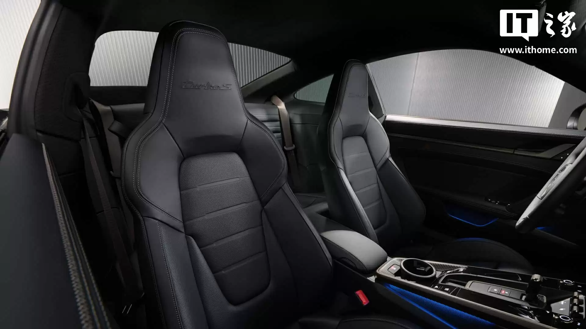 史上最强 911:2026 款保时捷 911 Turbo S 发布,混动系统加持、272.8 万元起
