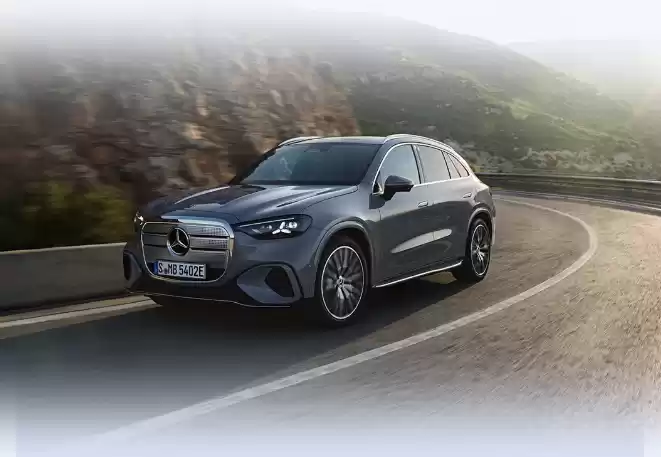 全新梅赛德斯-奔驰纯电 GLC 全球首发：国产长轴距版明年上市并首推 6 座车型