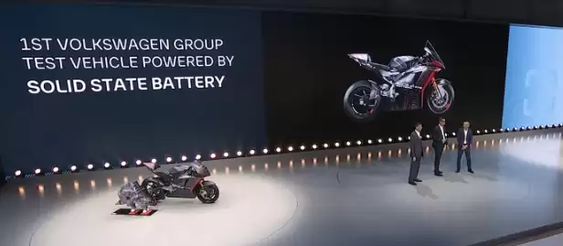 能量密度达 844Wh / L,QuantumScape 和大众联合展示搭载固态电池的杜卡迪摩托车