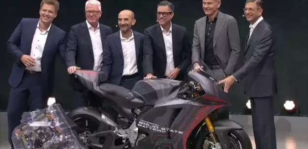 能量密度达 844Wh / L,QuantumScape 和大众联合展示搭载固态电池的杜卡迪摩托车