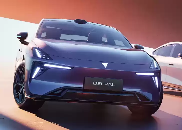 长安深蓝 L06 轿跑全球首发亮相:首搭 3nm 车规级芯片,采用磁流变悬架