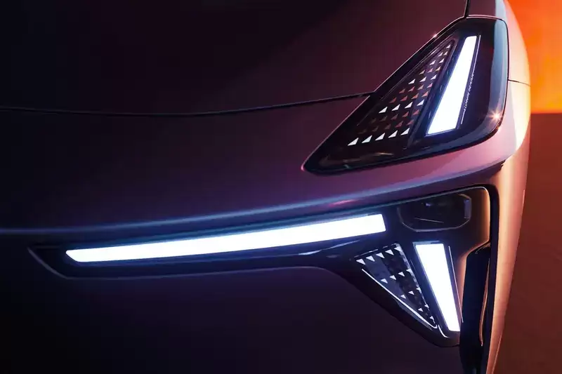 长安深蓝 L06 轿跑全球首发亮相:首搭 3nm 车规级芯片,采用磁流变悬架