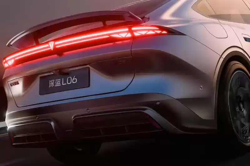 长安深蓝 L06 轿跑全球首发亮相:首搭 3nm 车规级芯片,采用磁流变悬架