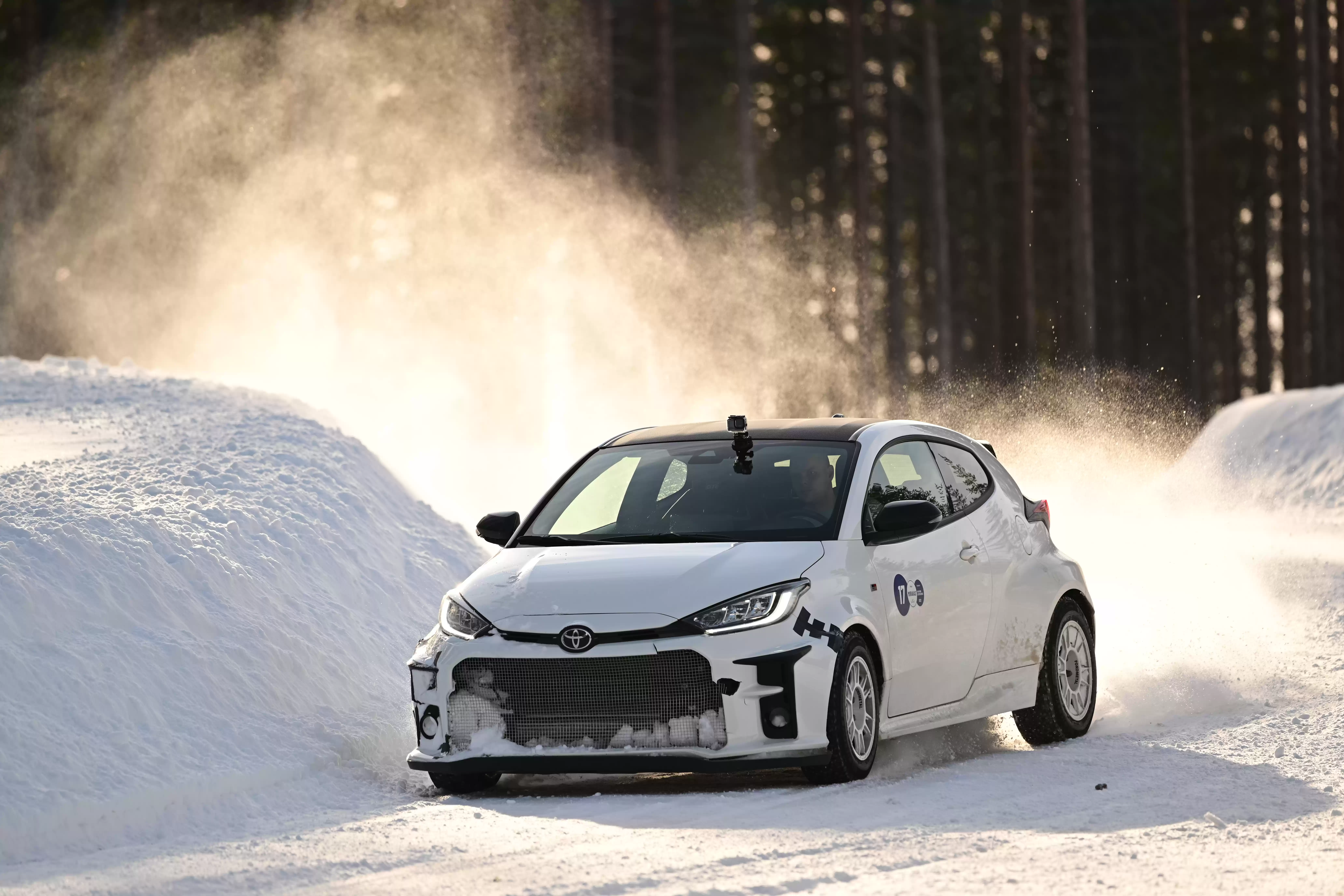 致敬时代记录者，尼康助力新闻工作者捕捉真相