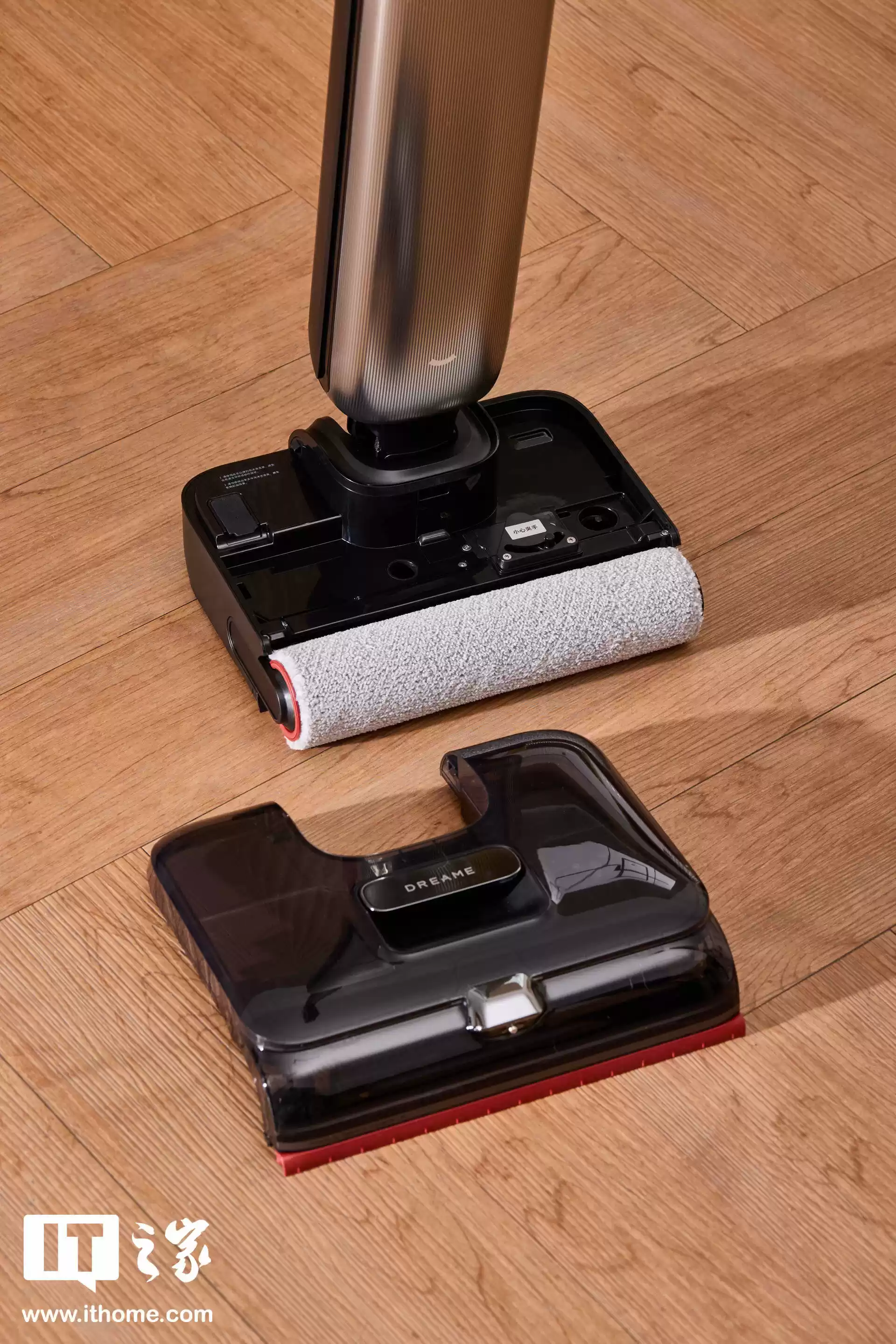 【IT之家图赏】全球首创 AI「双刮洗」机械臂：追觅洗地机 T60 Ultra 实拍