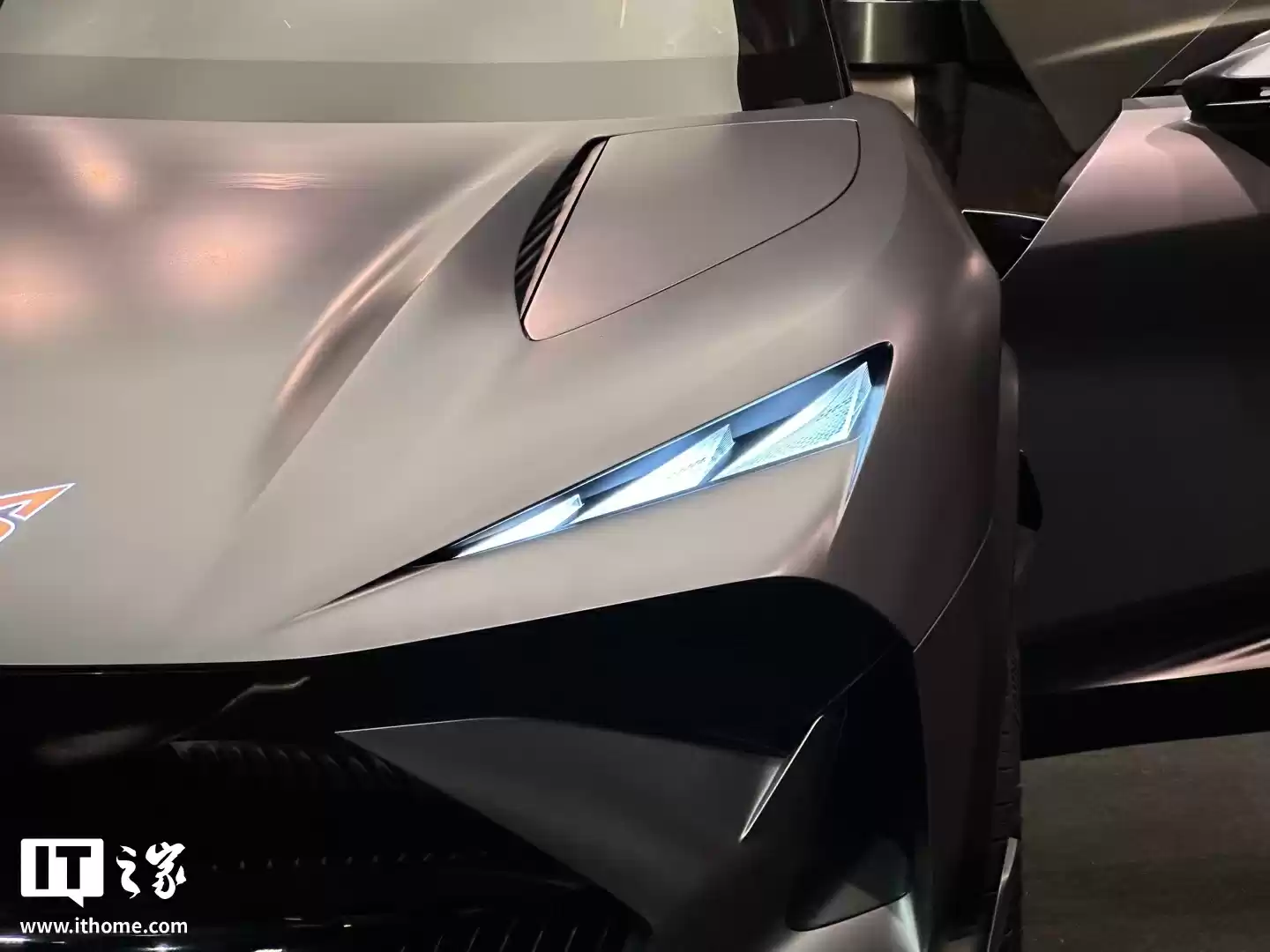 西雅特 Cupra 发布 Tindaya 概念车：对开门设计，外观犀利