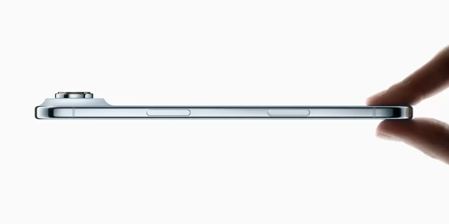 苹果 CEO 库克谈 iPhone Air,拿在手中轻得像要“飘走”