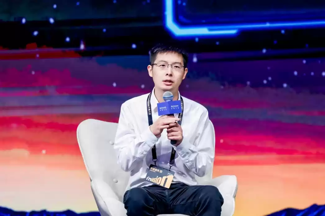 宇树科技官宣 IPO 后王兴兴首次发声：最后悔以前没有学 AI