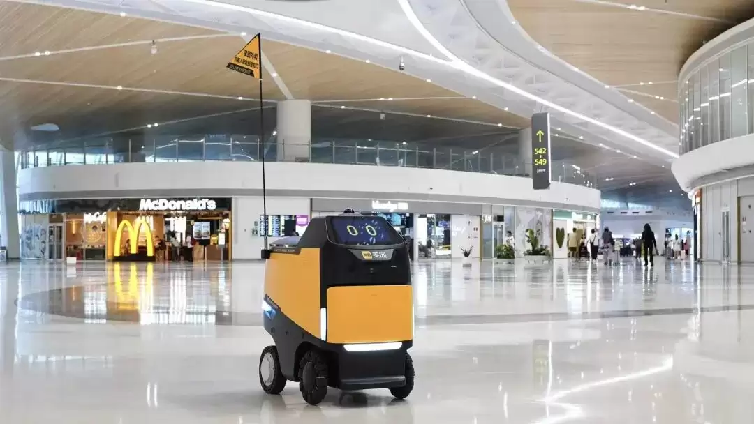 国内首家：深圳机场联合美团上线智能送餐服务，机器人帮你配送到登机口